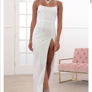 Lucy In the Sky Gala Sequin Luxe Maxi in Iridescent White (S)
